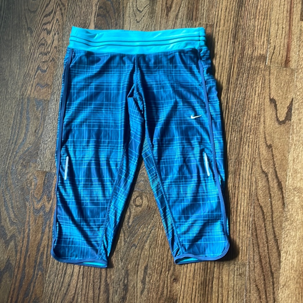 Nike knee length leggings